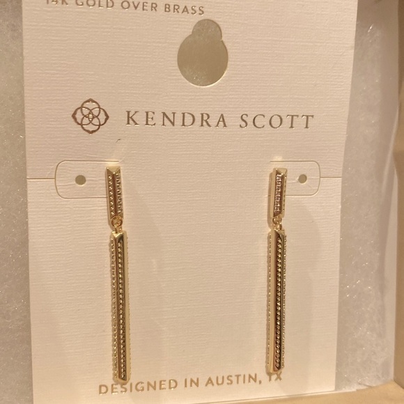 NWT [Kendra Scott] Paisleigh Gold Linear Geometric Dangle Vertical Bar Earrings - Picture 3 of 7